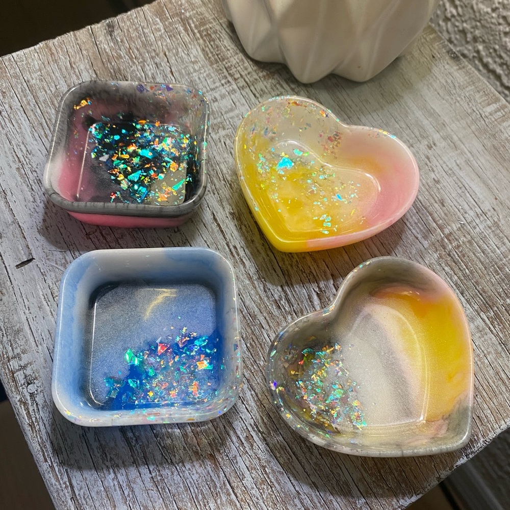 Handmade Resin Ring Dish - Picture 15 of 17